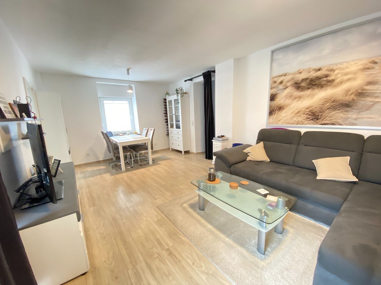 Helle 2 Zimmer-Wohnung mit Terrasse